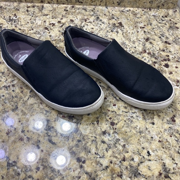 Dr Scholls black slip ons - Picture 2 of 3